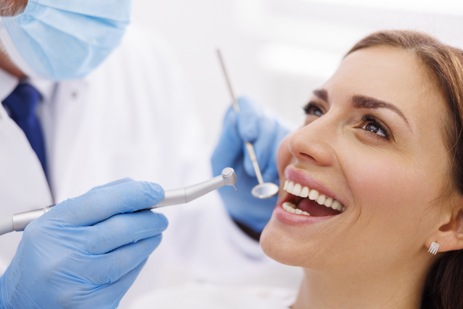 Experiencing Tooth Pain? Here are 5 Key Symptoms that Indicate the Need for a Root Canal